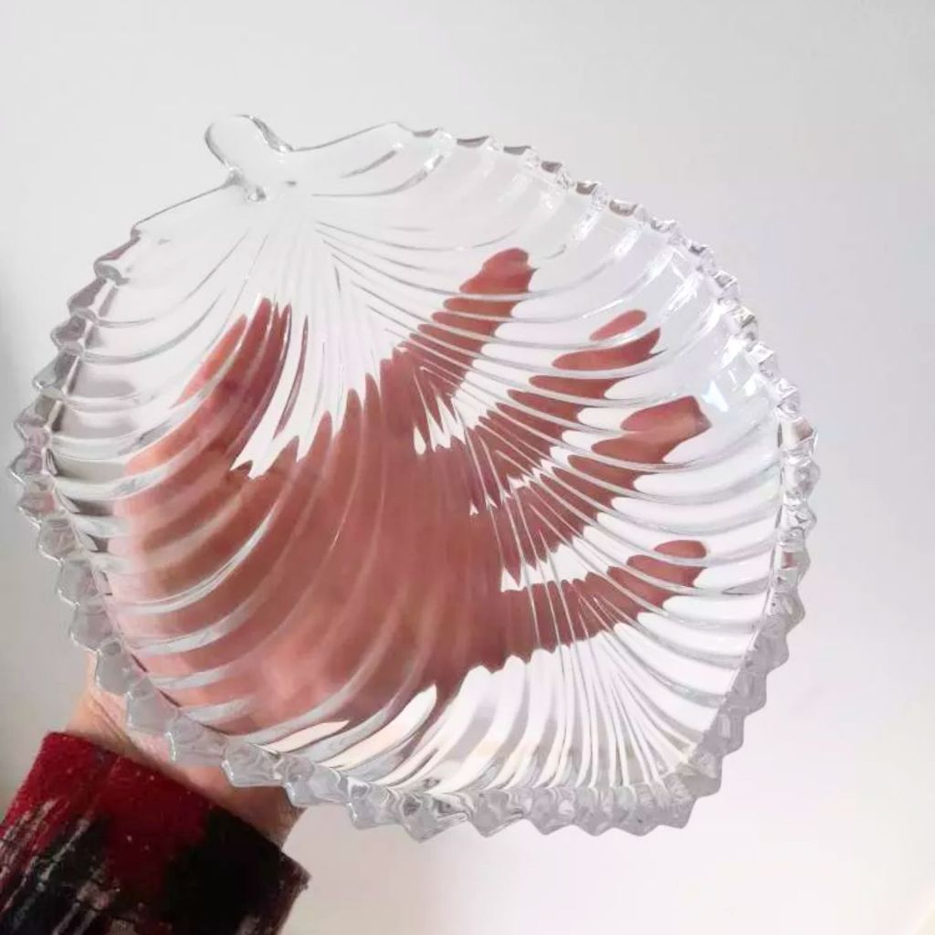 Prato de Vidro Decorativo em Formato de Folha Elegânte Pestisqueira 20 x 16,5