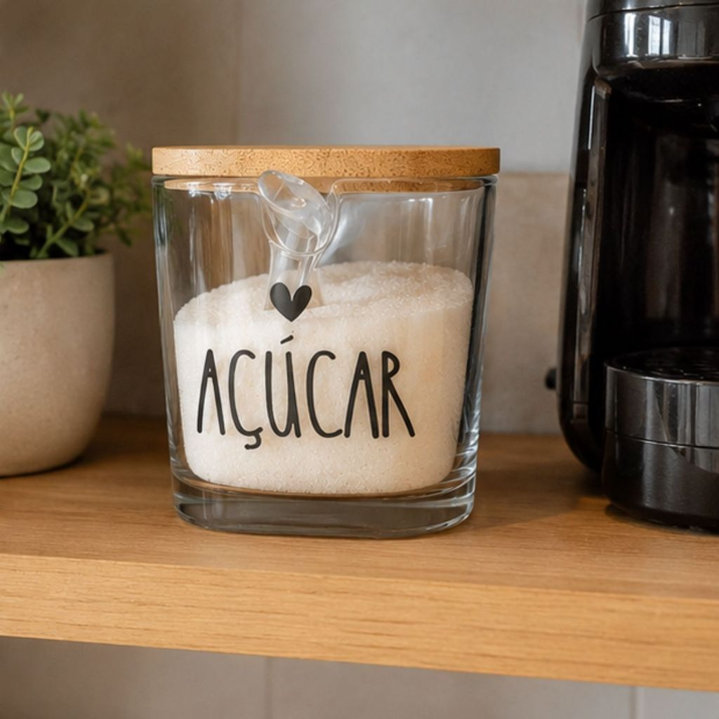 Açucareiro de Vidro com Tampa de Bambu e Colher Personalizado com Escrita e Coração
