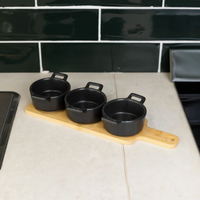 Jogo de 4 Peças Petisqueira Com Bandeja de Bambu e Panelinhas de Cerâmica