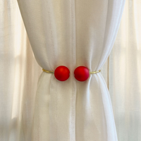 Kit 02 Prendedores de Cortina Aro dourado Com Perola Vermelha Fosca