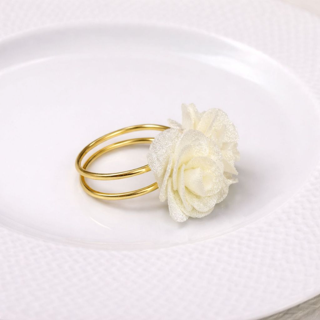 Kit com 4 Anel de Guardanapo + 4 Guardanapo  Oxford 3 Flores Brancas